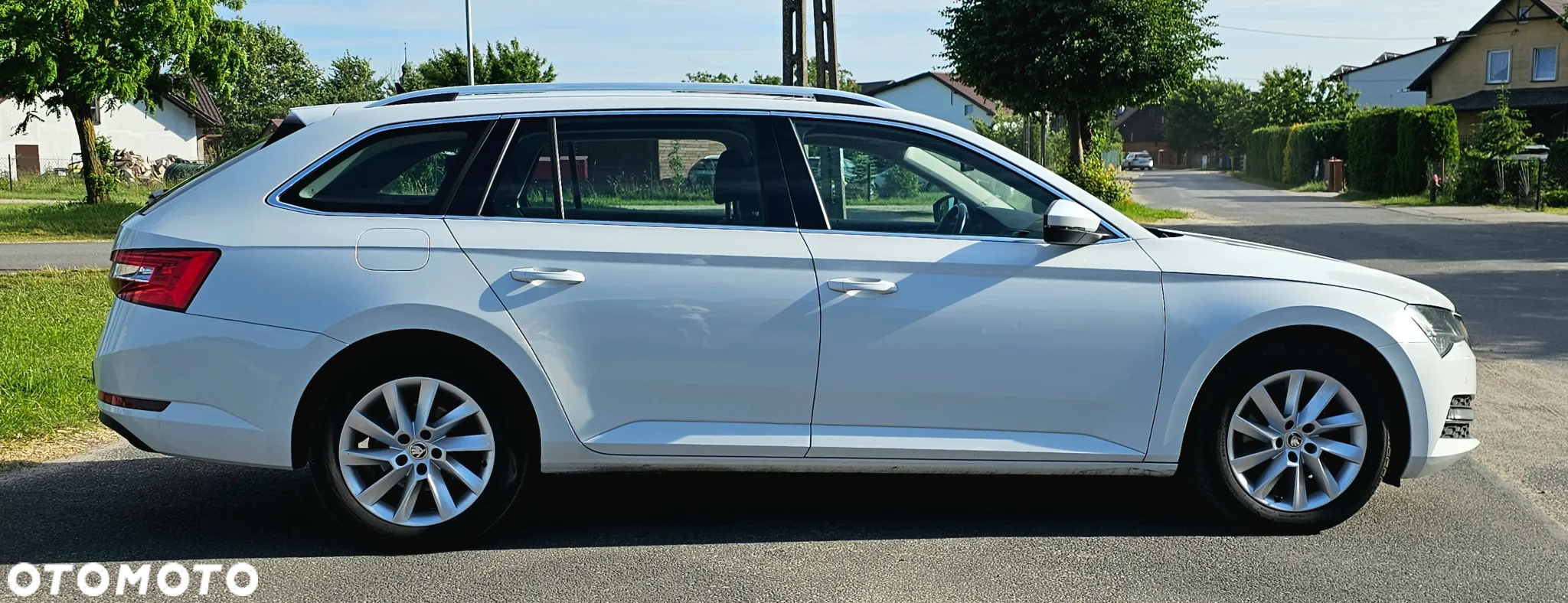 Skoda Superb Combi 2.0 TDI DSG Premium Edition - 6