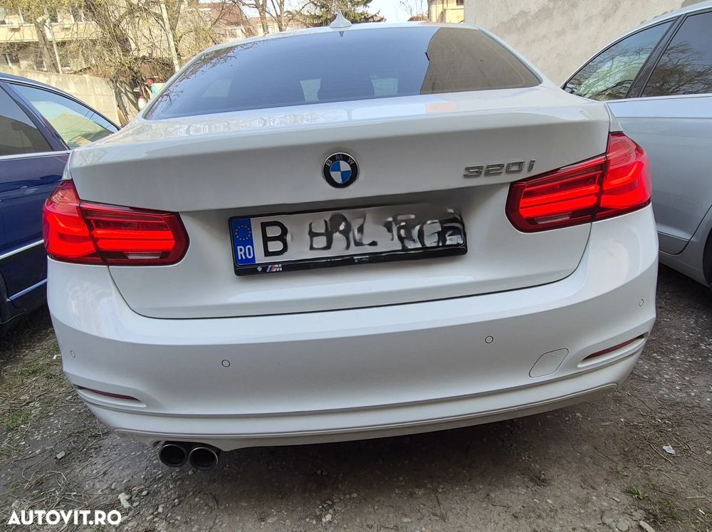 BMW Seria 3 320i Aut. Advantage - 15