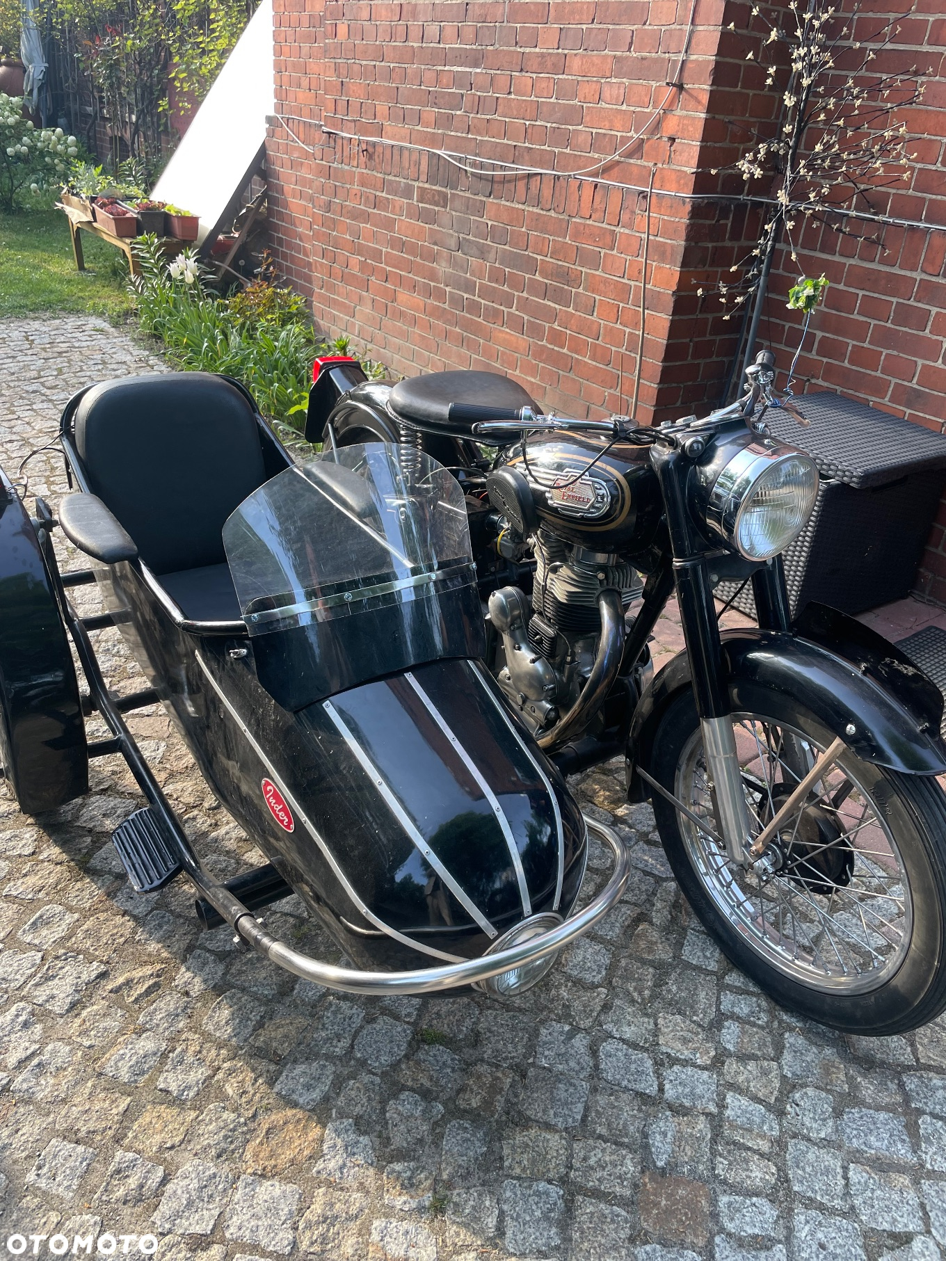 Royal Enfield Classic - 11