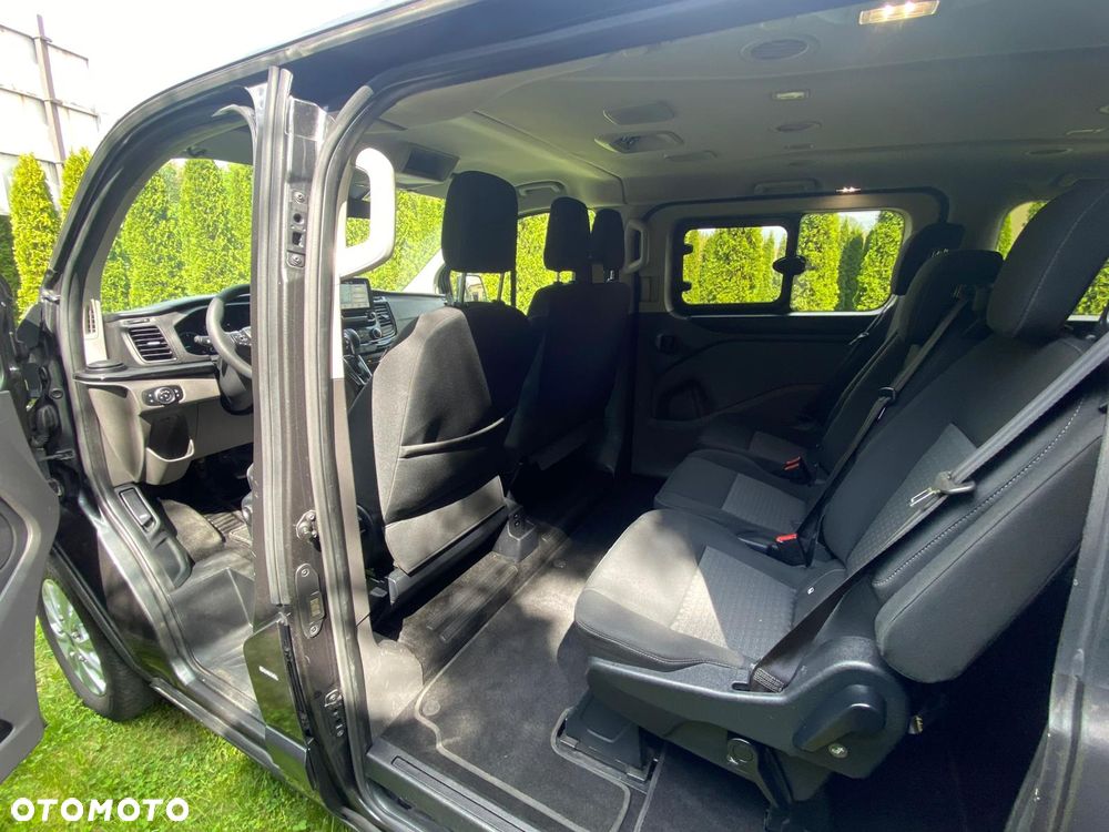 Ford Tourneo Custom - 21