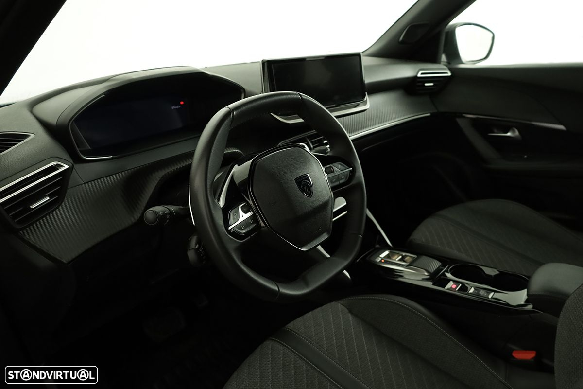 Peugeot 2008 1.2 PureTech Allure EAT8 - 7