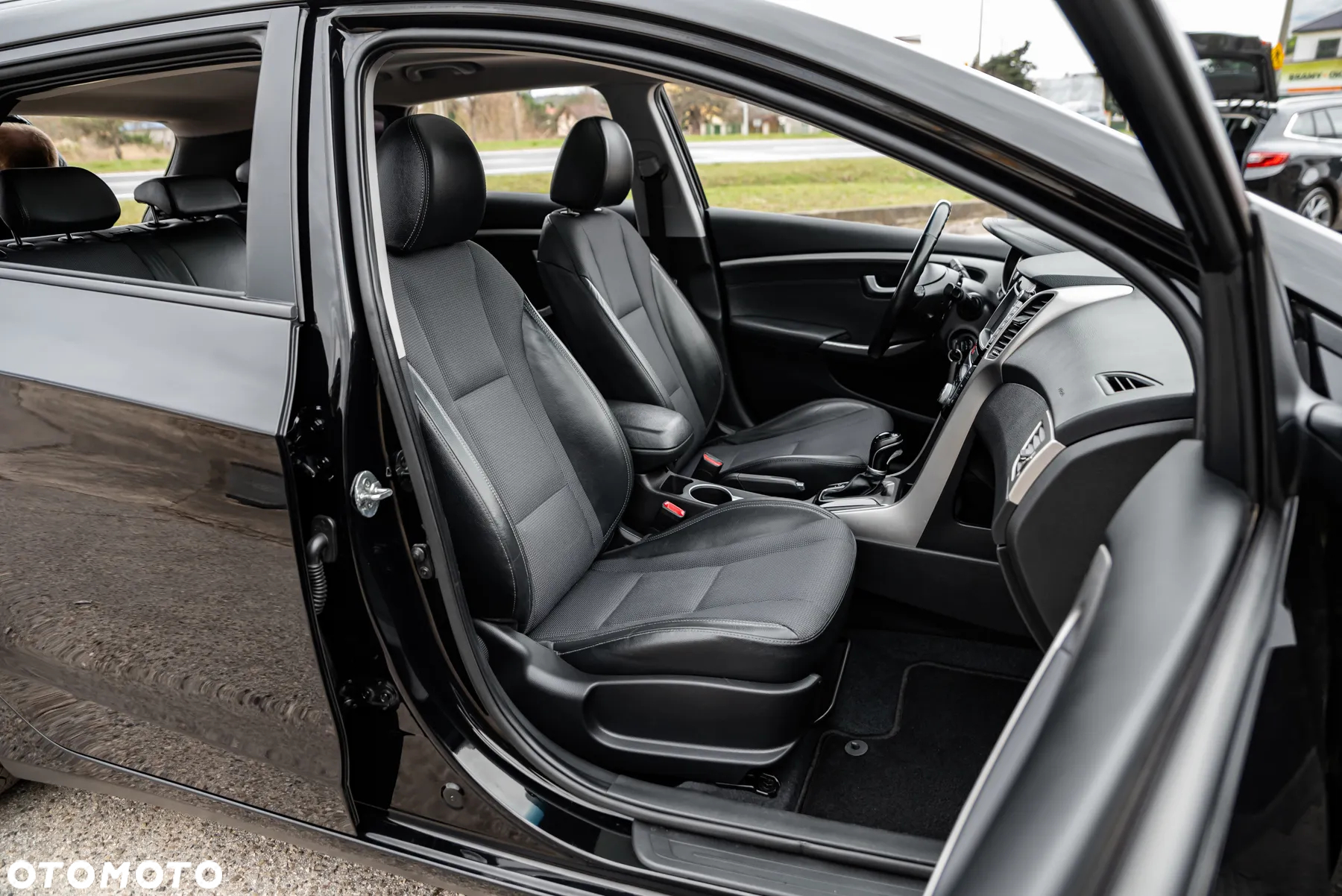 Hyundai i30 1.6 GDI BlueDrive Premium DCT - 35