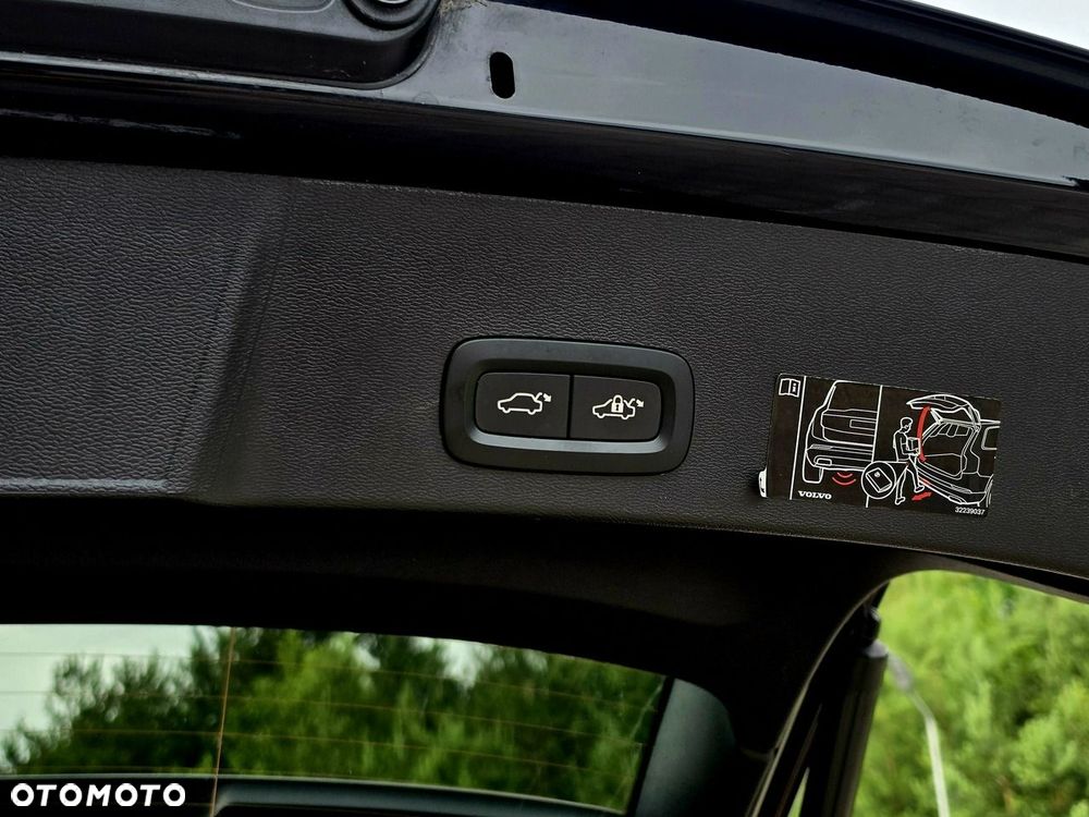 Volvo XC 40 - 25