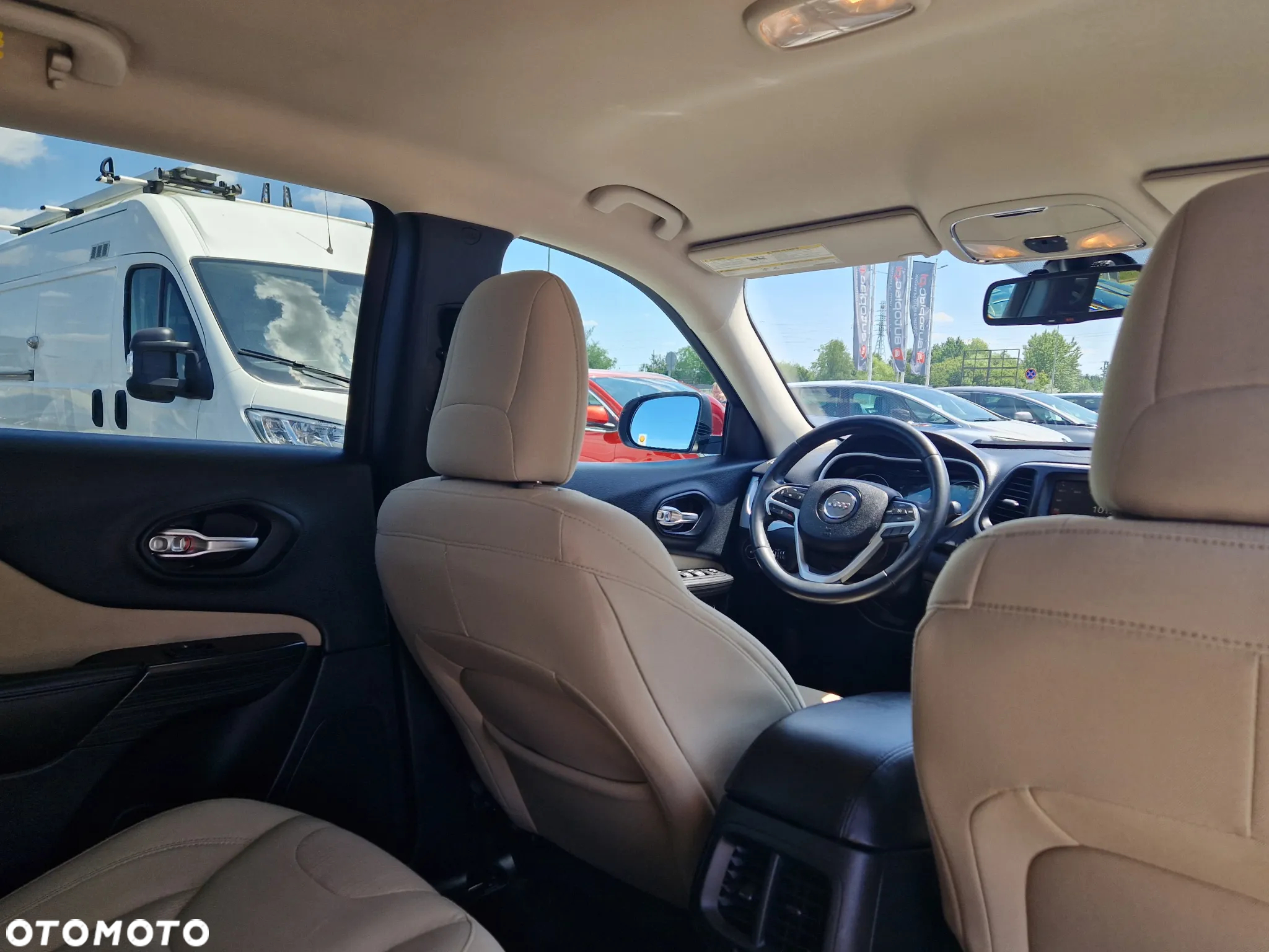 Jeep Cherokee - 26