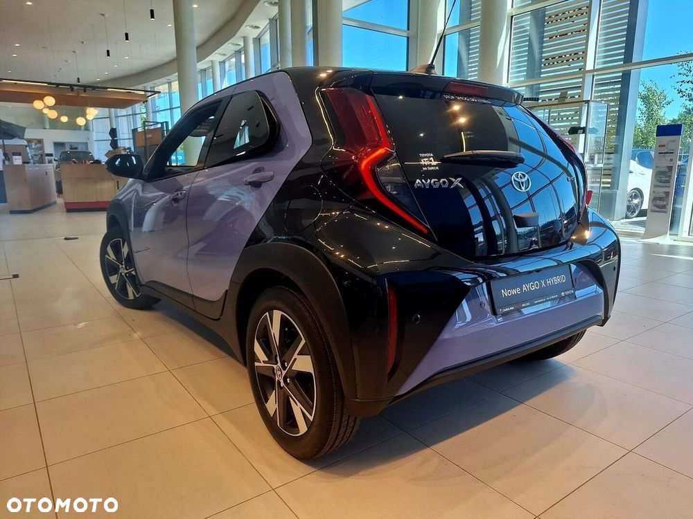Toyota Aygo X Hybrid 1.5 Style e-CVT - 2