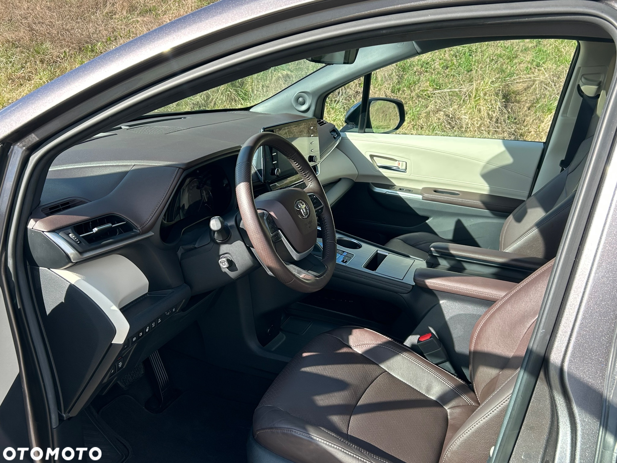 Toyota Sienna - 3