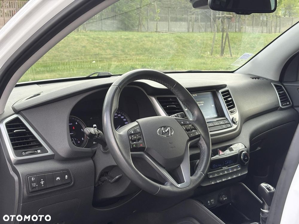 Hyundai Tucson 2.0 CRDi 2WD Trend - 24