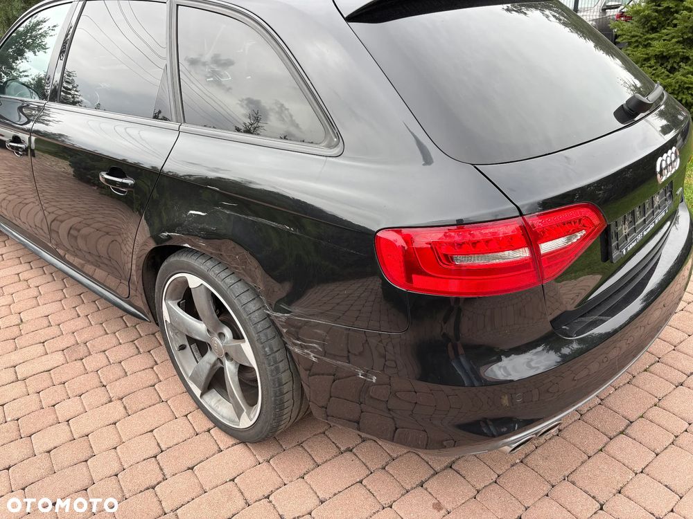 Audi A4 Avant 2.0 TDI DPF clean diesel quattro S tronic S line Sportpaket - 32