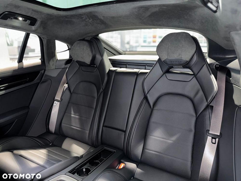 Porsche Panamera - 32