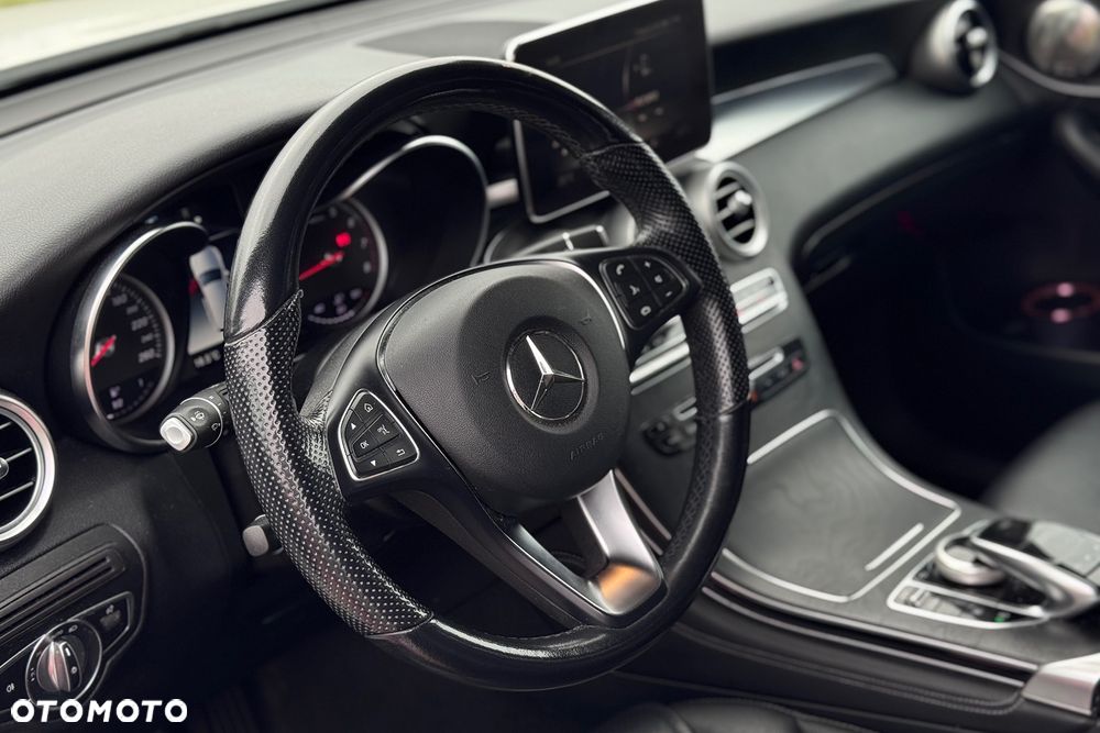 Mercedes-Benz GLC 300 4Matic 9G-TRONIC AMG Line - 4