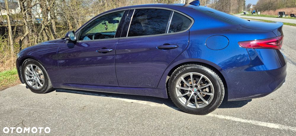 Alfa Romeo Giulia 2.2 AT8 - 7