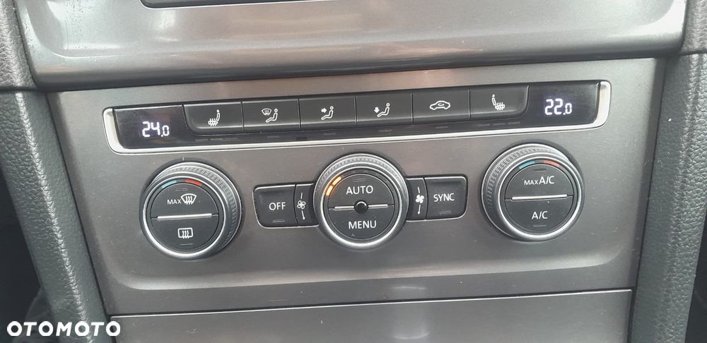 Volkswagen Golf - 28