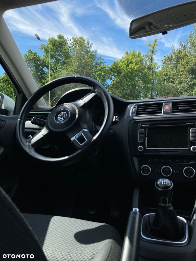 Volkswagen Jetta 1.2 TSI Comfortline - 11