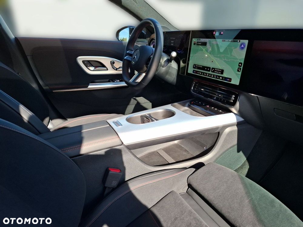 Mercedes-Benz CLA 200 mHEV 8G-DCT - 16