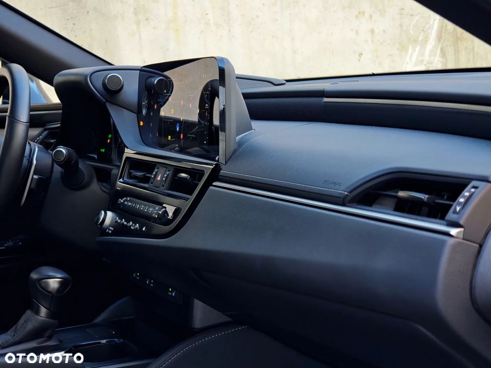 Lexus ES 300h Business Edition - 20