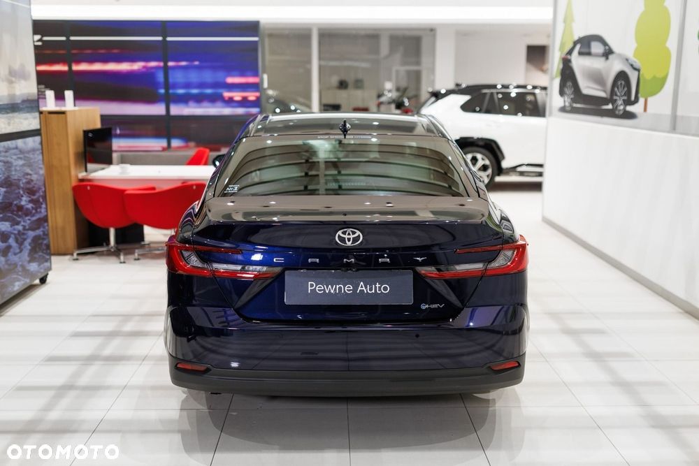 Toyota Camry - 5