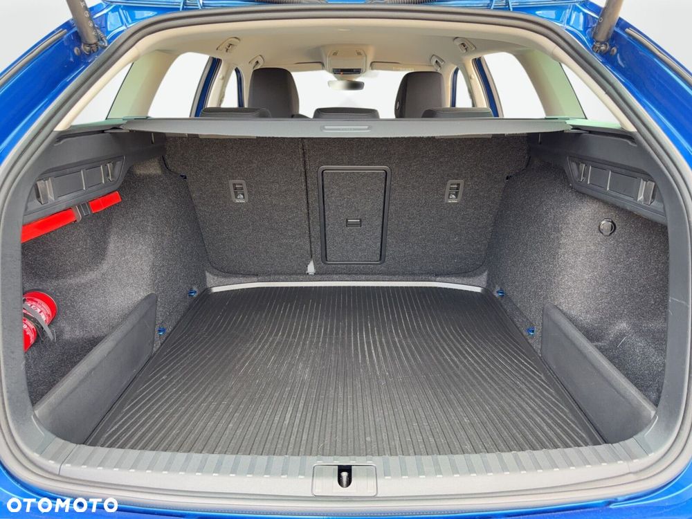 Skoda Octavia 1.5 TSI mHEV Selection DSG - 12