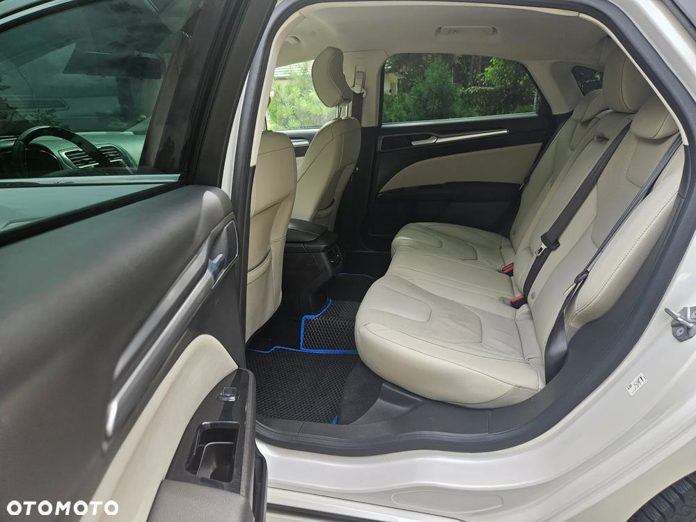 Ford Mondeo Vignale 2.0 Hybrid - 24