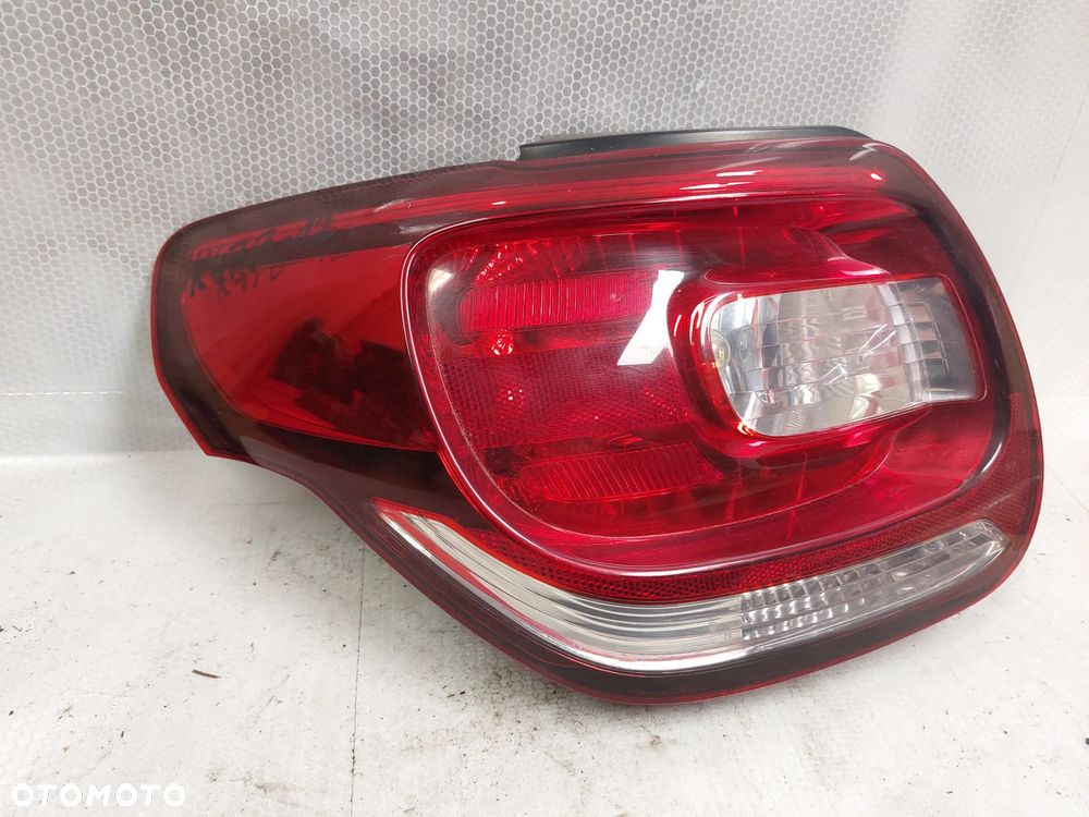 .  LAMPA TYL TYLNA LEWA CITROEN DS3 - 2