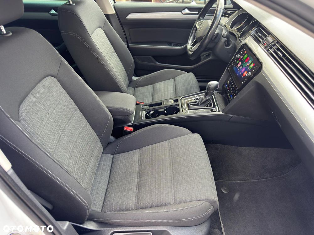 Volkswagen Passat Variant 2.0 TSI Business DSG - 16