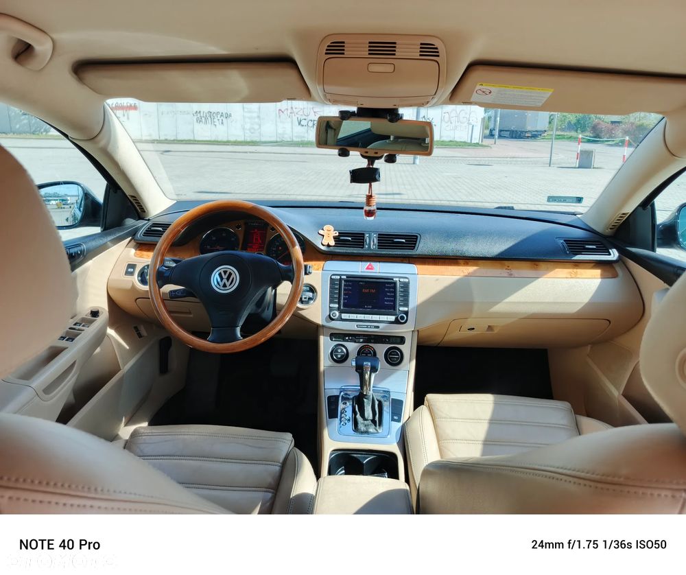 Volkswagen Passat 2.0 TDI DPF Sportline DSG - 14