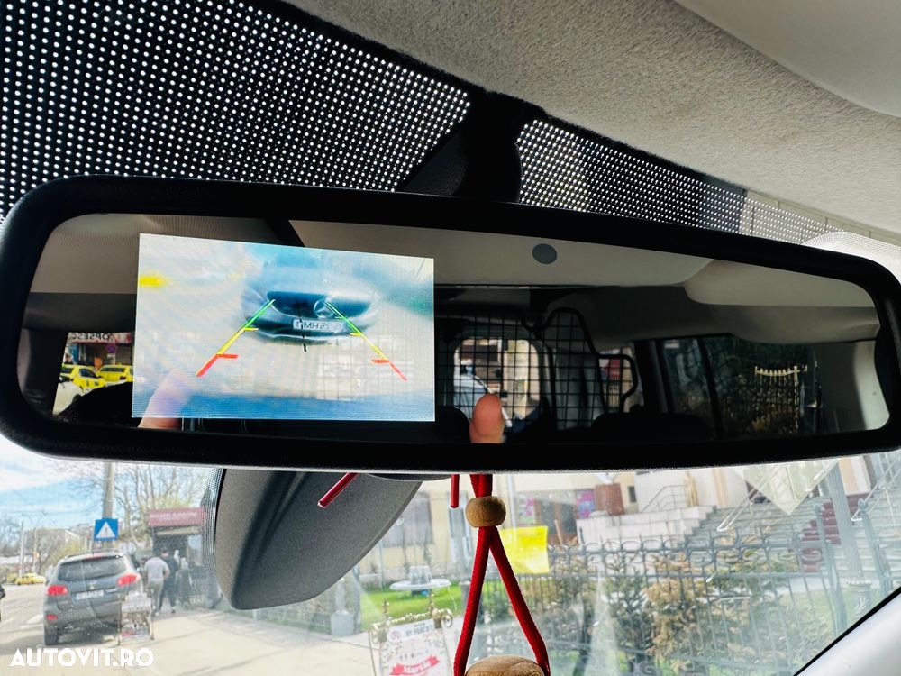 Ford Transit Connect - 10