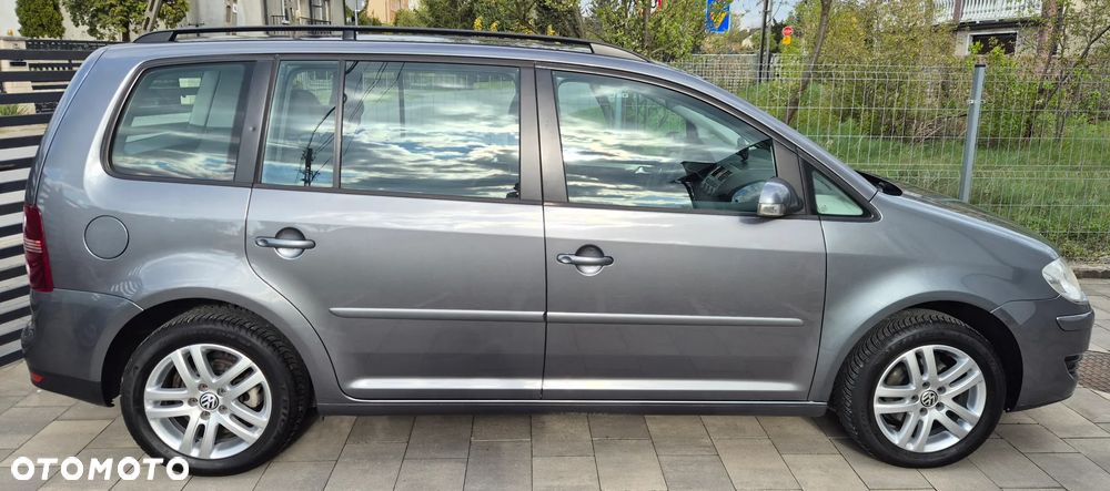 Volkswagen Touran - 5