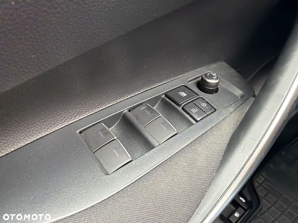 Toyota Corolla - 23