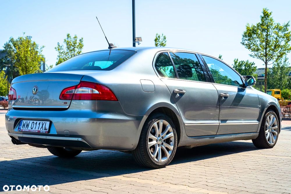 Skoda Superb 2.0 TDI Elegance DSG - 5