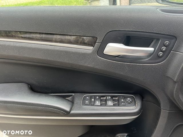 Lancia Thema 3.0CRD Platinum - 10