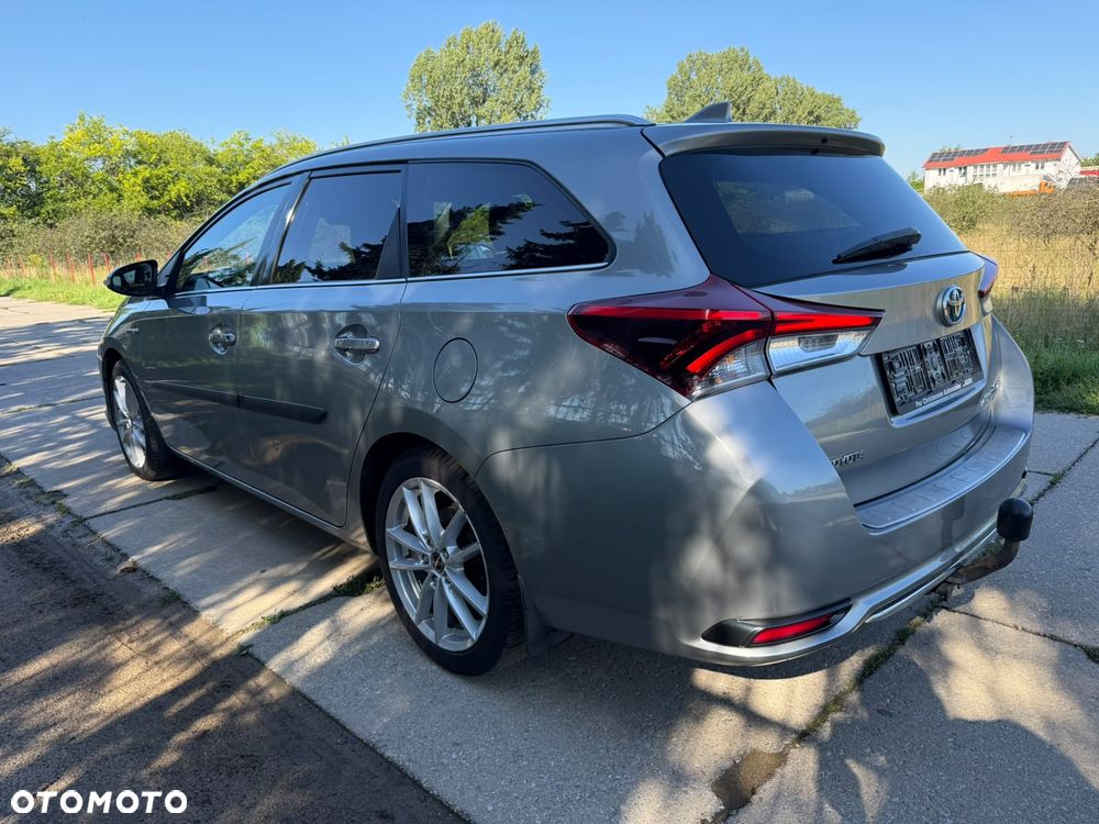 Toyota Auris 1.8 HSD Luna - 16