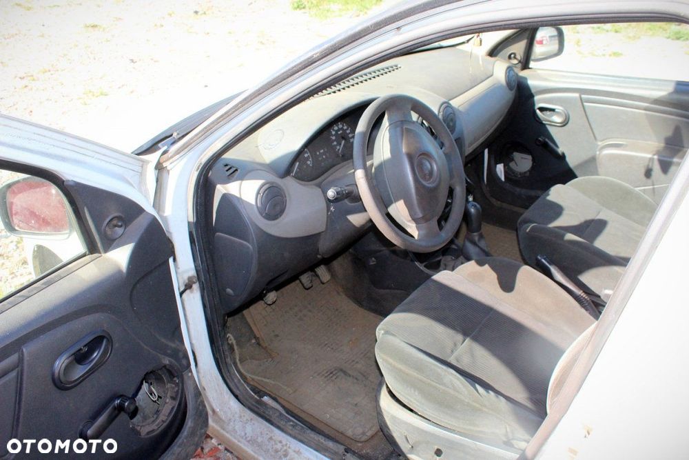 Dacia Sandero 2009 1.4i K7J710 Hatchback 5-drzwi (MASKA, ZDERZAK, LAMPA, BŁOTNIK, DRZWI, SZYBA, FOTE - 6