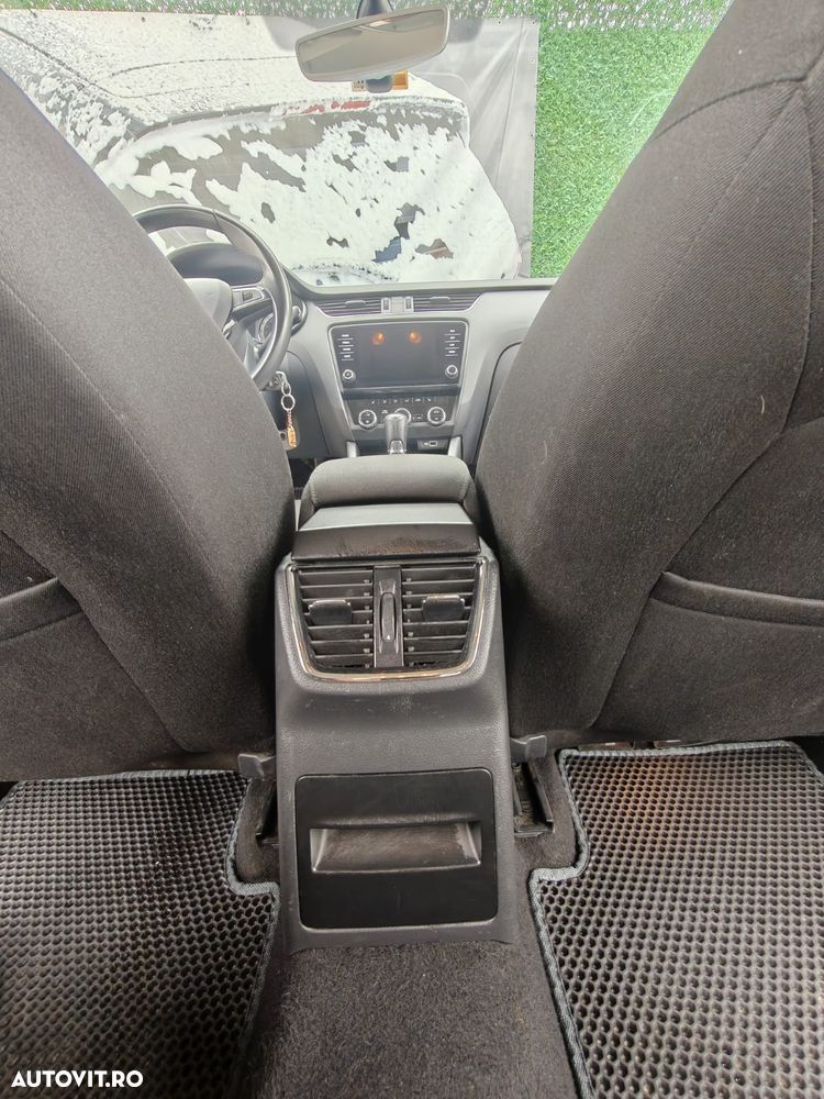 Skoda Octavia 1.6 TDI DSG Ambition - 13