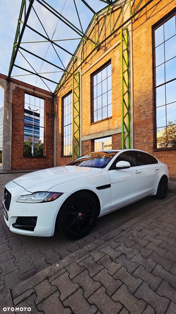 Jaguar XF 2.0 T Prestige - 2