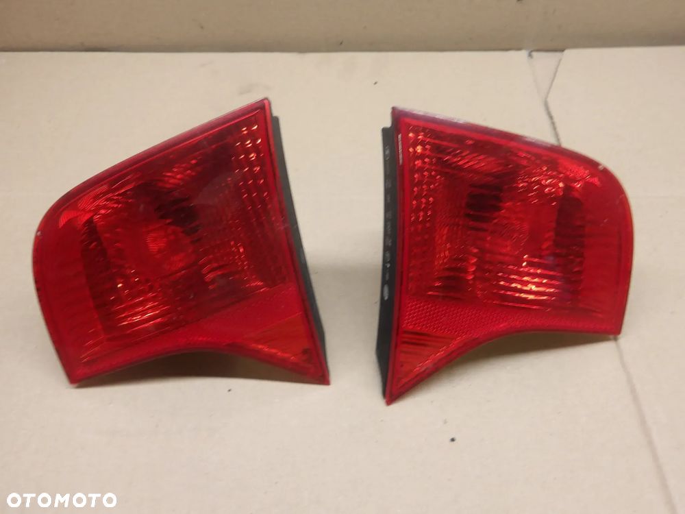 AUDI A4 B7 SEDAN 04-08 2.0TDI LAMPA TYŁ TYLNA W KLAPE PRAWA LEWA - 1