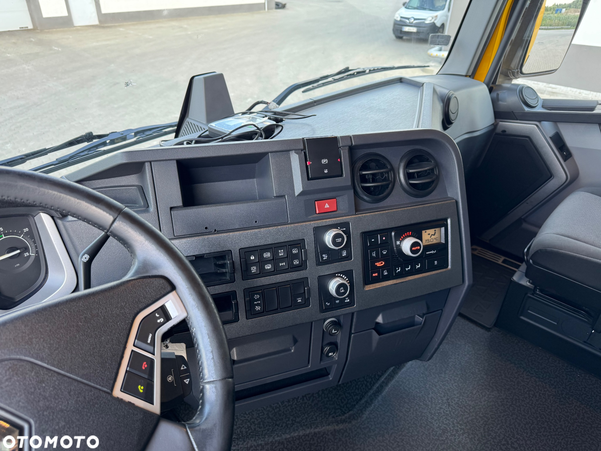 Renault T 440 HIGH CAB KLIMA POSTOJOWA - 12
