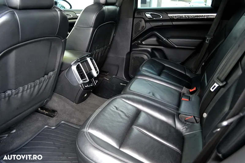 Porsche Cayenne - 14