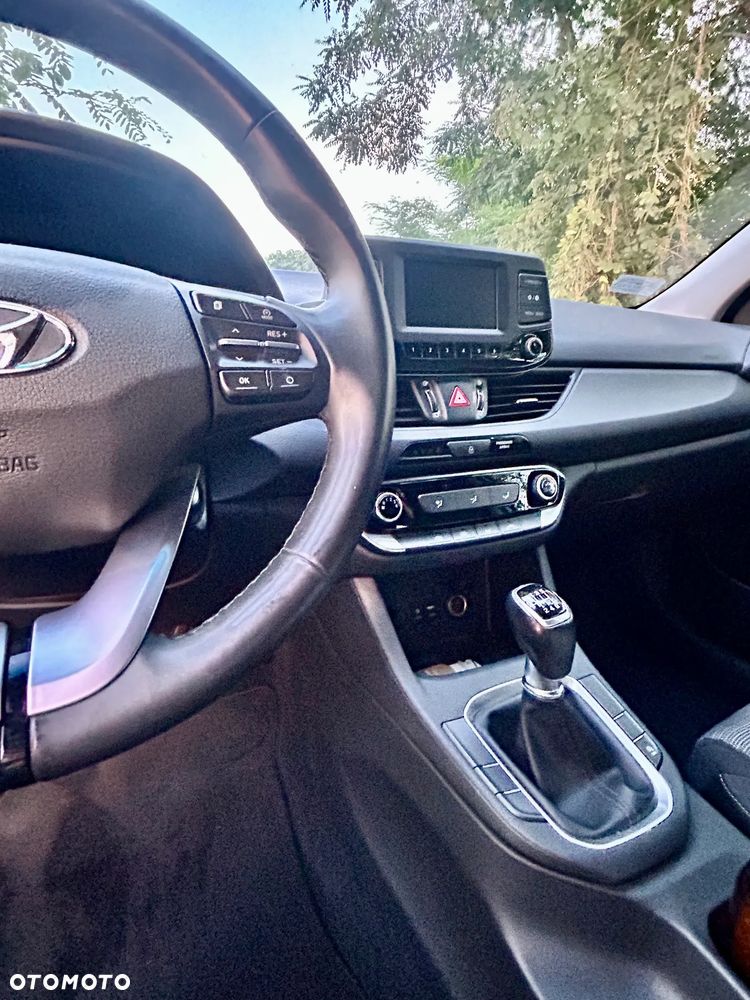 Hyundai i30 1.4 Classic + - 6