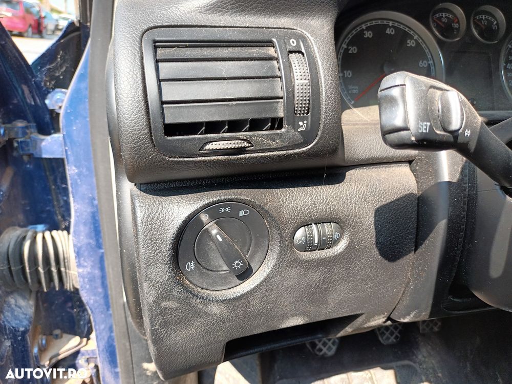 Dezmembrari  VW PASSAT B5, B5.5  1996  > 2005 1.6 Benzina - 27