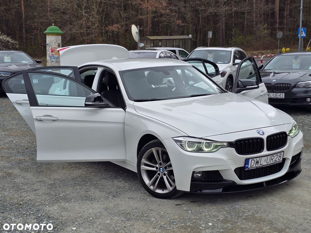 BMW Seria 3 330i Edition M Sport Shadow - 23