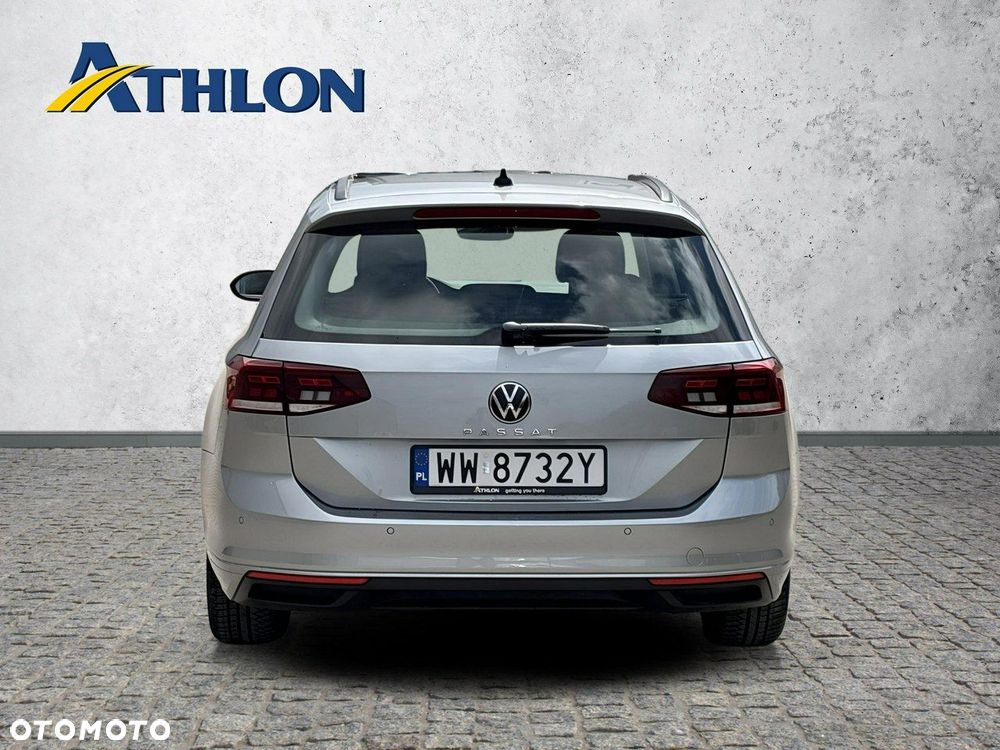 Volkswagen Passat - 4
