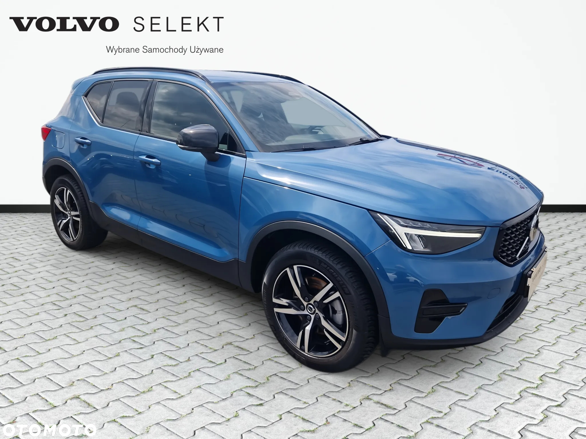 Volvo XC 40 B3 Plus Dark - 3