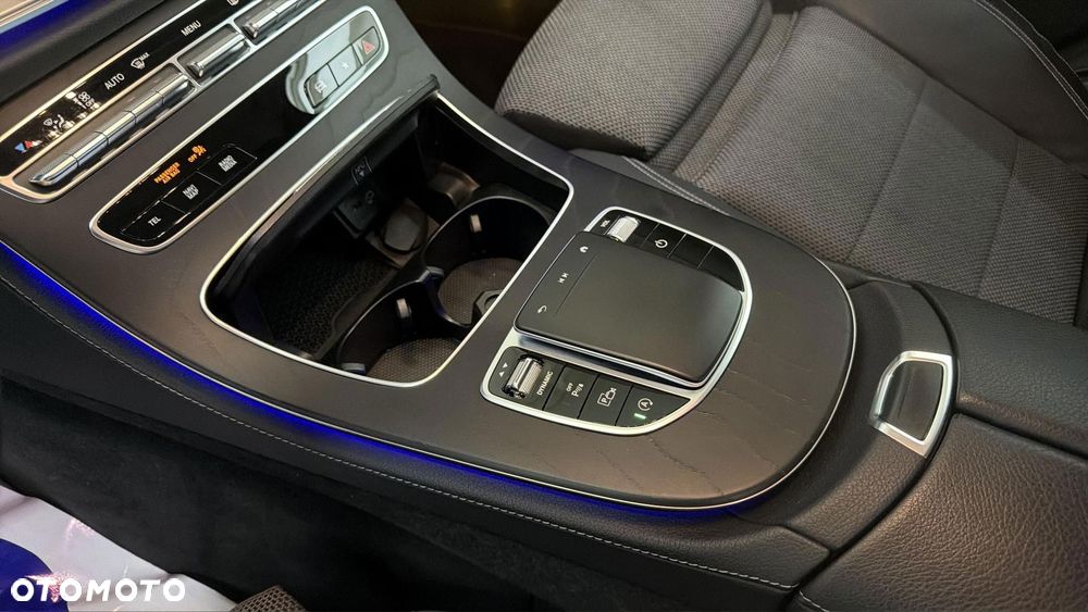 Mercedes-Benz Klasa E 220 d 4-Matic AMG/Avantgarde - 16