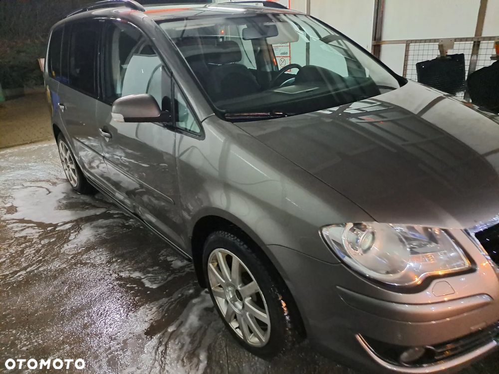 Volkswagen Touran - 5
