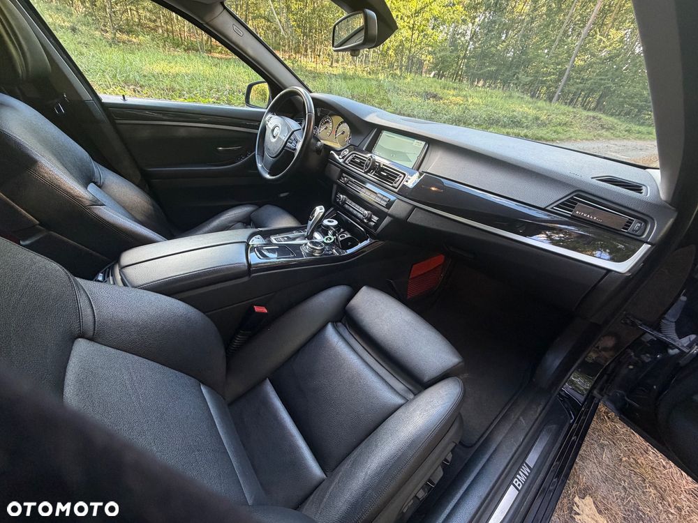 BMW Seria 5 525d - 9