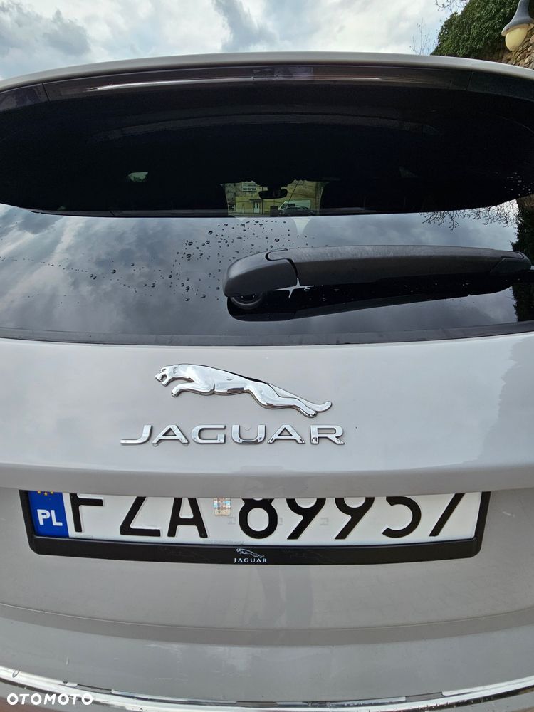 Jaguar E-Pace 2.0 i4D AWD R-Dynamic - 12