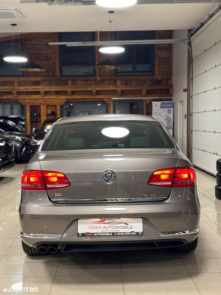 Volkswagen Passat 2.0 TDI 4Motion Highline - 40