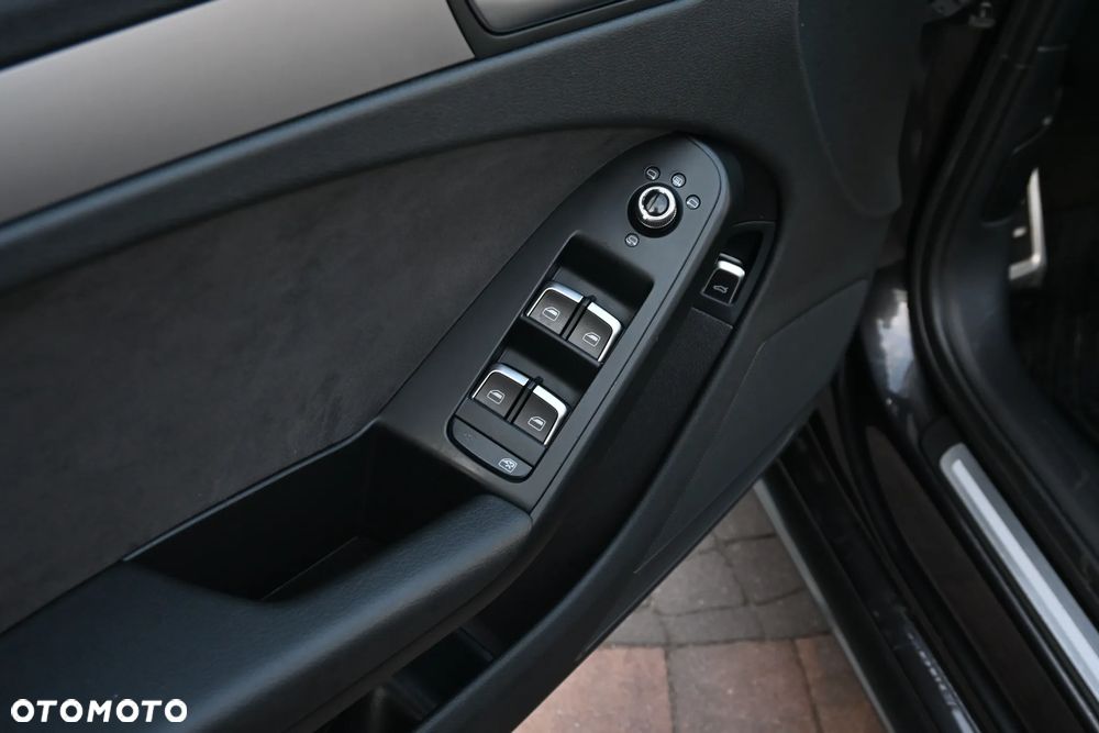 Audi A4 Avant 2.0 TFSI quattro S tronic S line Sportpaket - 28