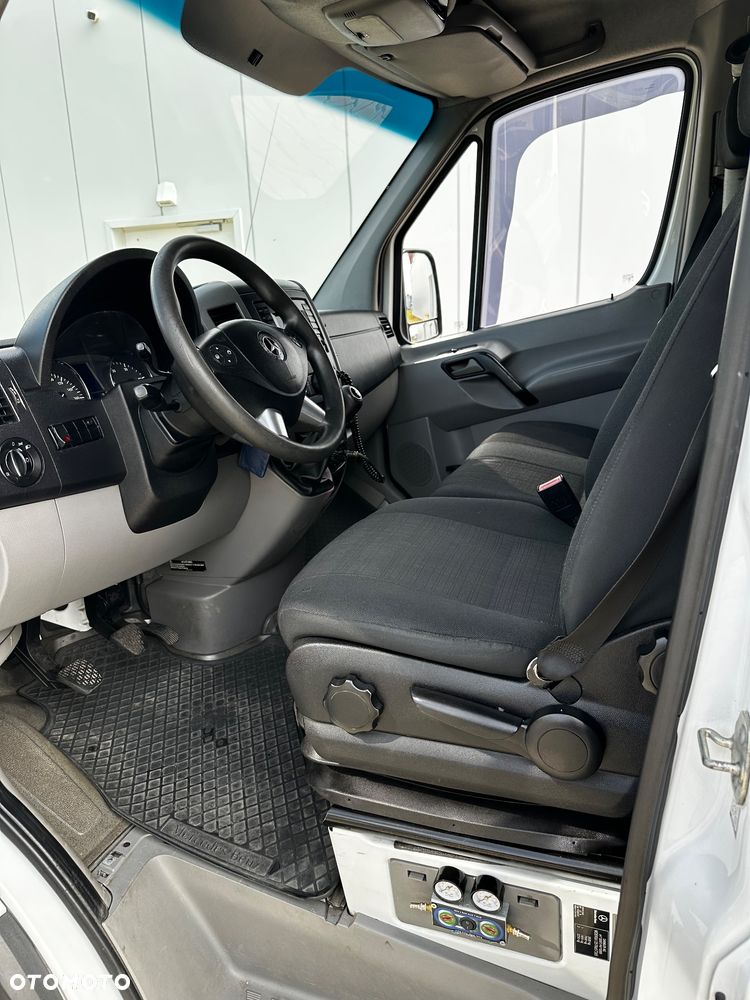 Mercedes-Benz SPRINTER 319 906 - 23