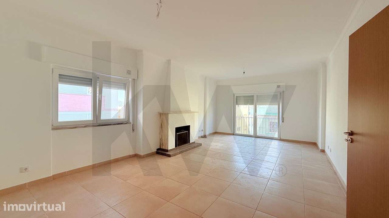 Exclusivo Apartamento T4 Renovado a Estrear | 188,5 m2 em Zona Tranqui